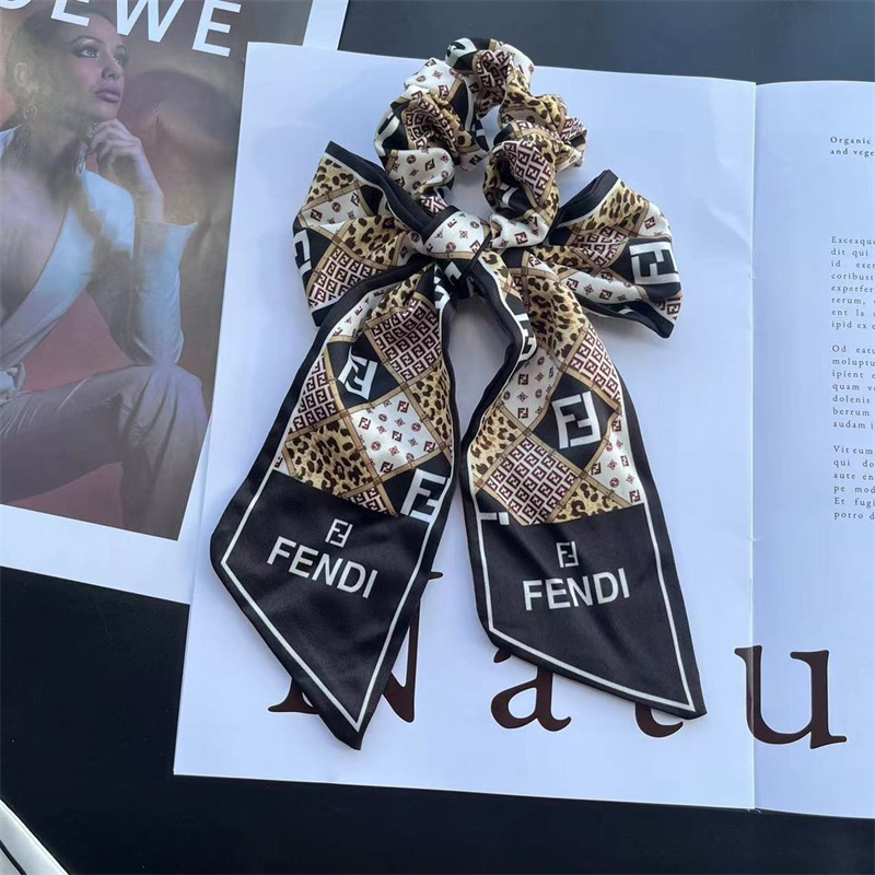 ブランド  フェンディ FENDI ヘアアクセサリー カチューシャ ヘアバンド