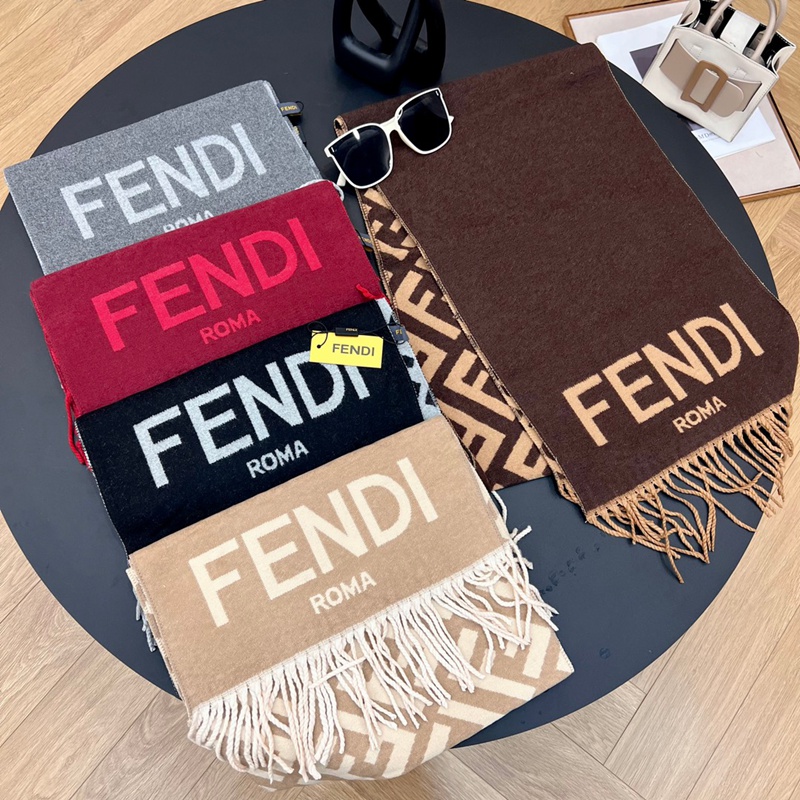 ハイブランドFendi 秋冬マフラーは上品なマフラー