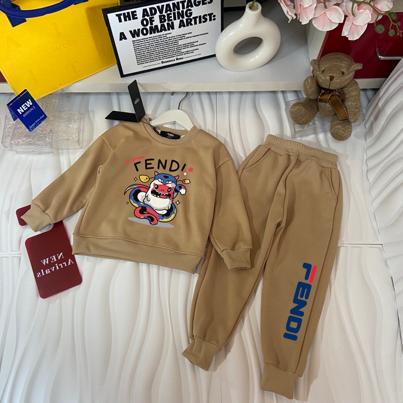 Fendi 子供ジャージ上下セット