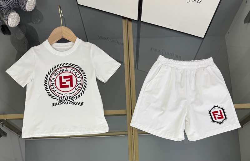 フェンディ子供服セットアップ
