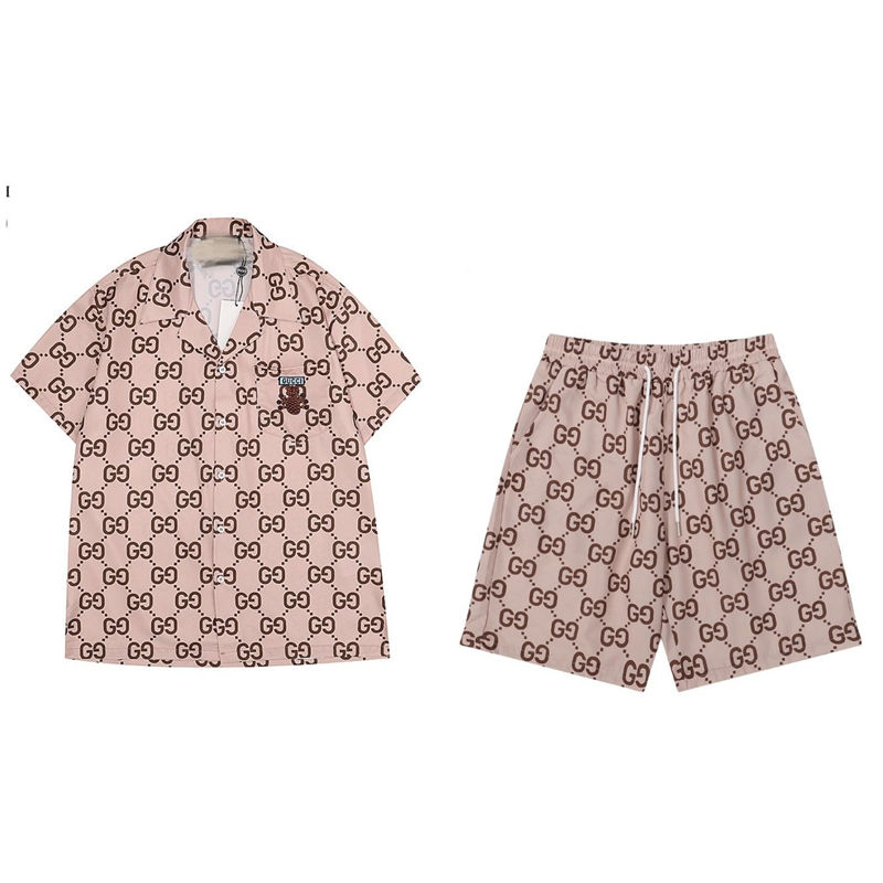 ブランド開襟シャツとショートパンツ