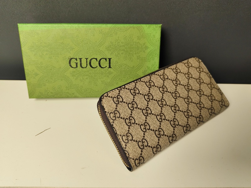 ブランドGg大容量ウォレット