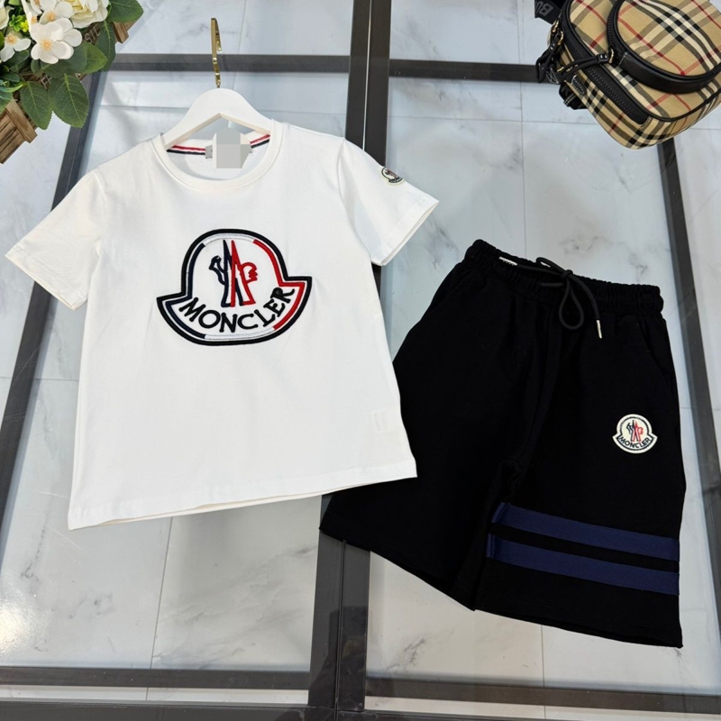 ブランドMonclerキッズ半袖tシャツ
