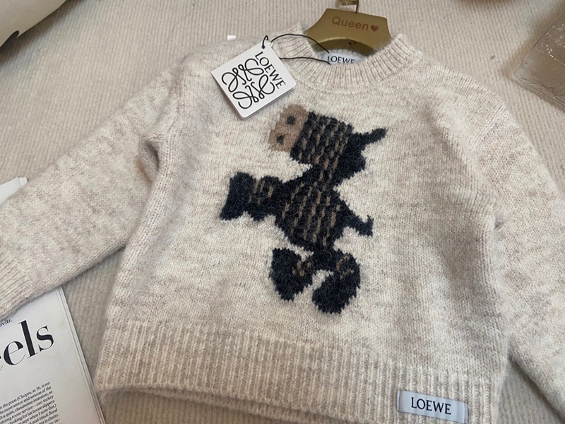 ロエベベビーニットセーター