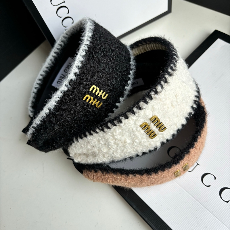 MiuMiuカチューシャブランドかわいい