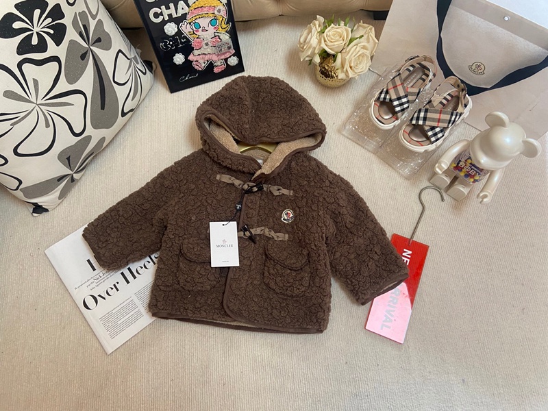 モンクレールキッズ厚手アウター 