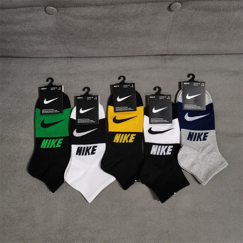 ブランドNikeソックス 男女兼用