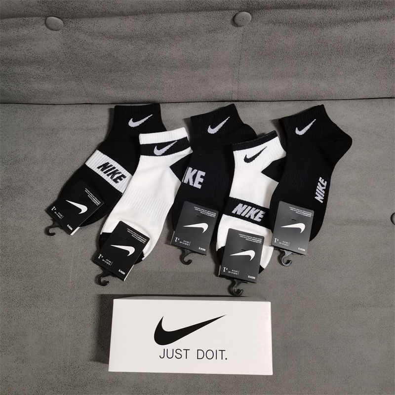 Nike 浅口ソックス 女の子好き
