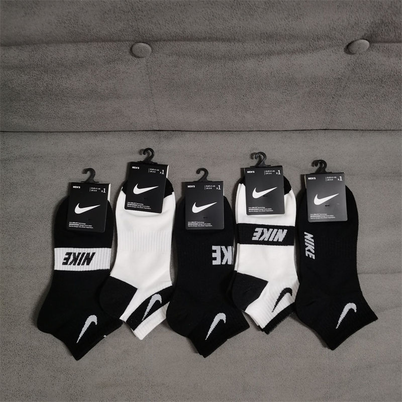 ブランドNike ソックス 男女兼用