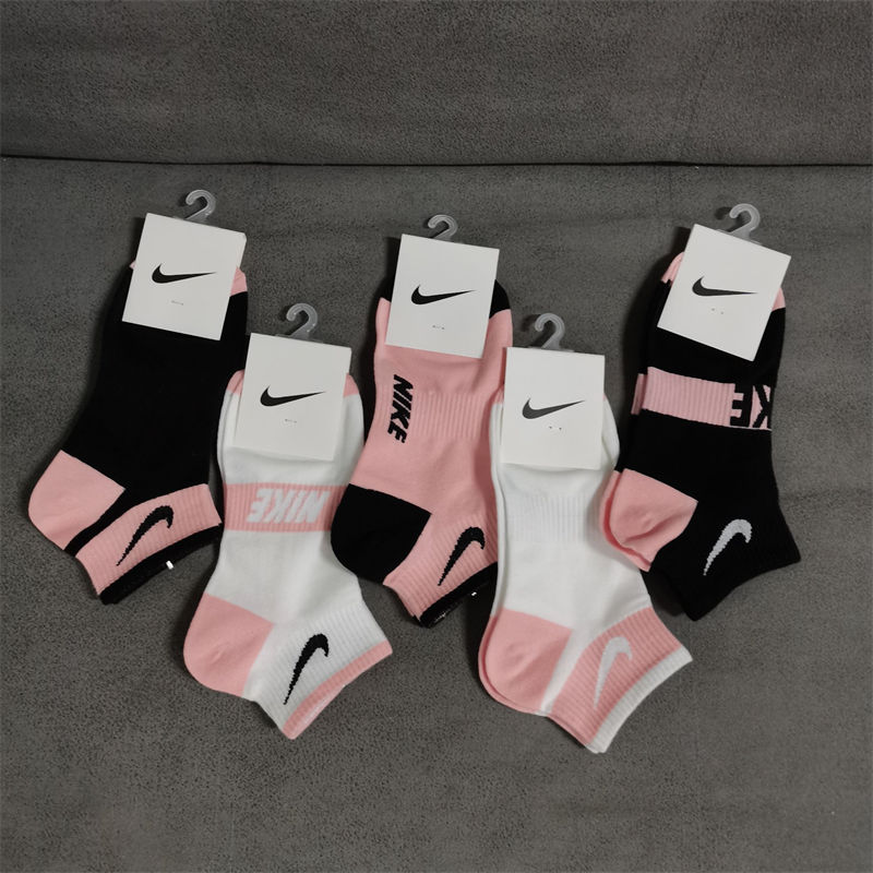 ブランドNike ソックス 男女兼用 