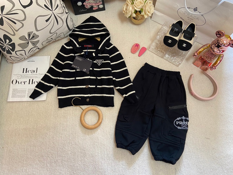 プラダ子供服 上下セット