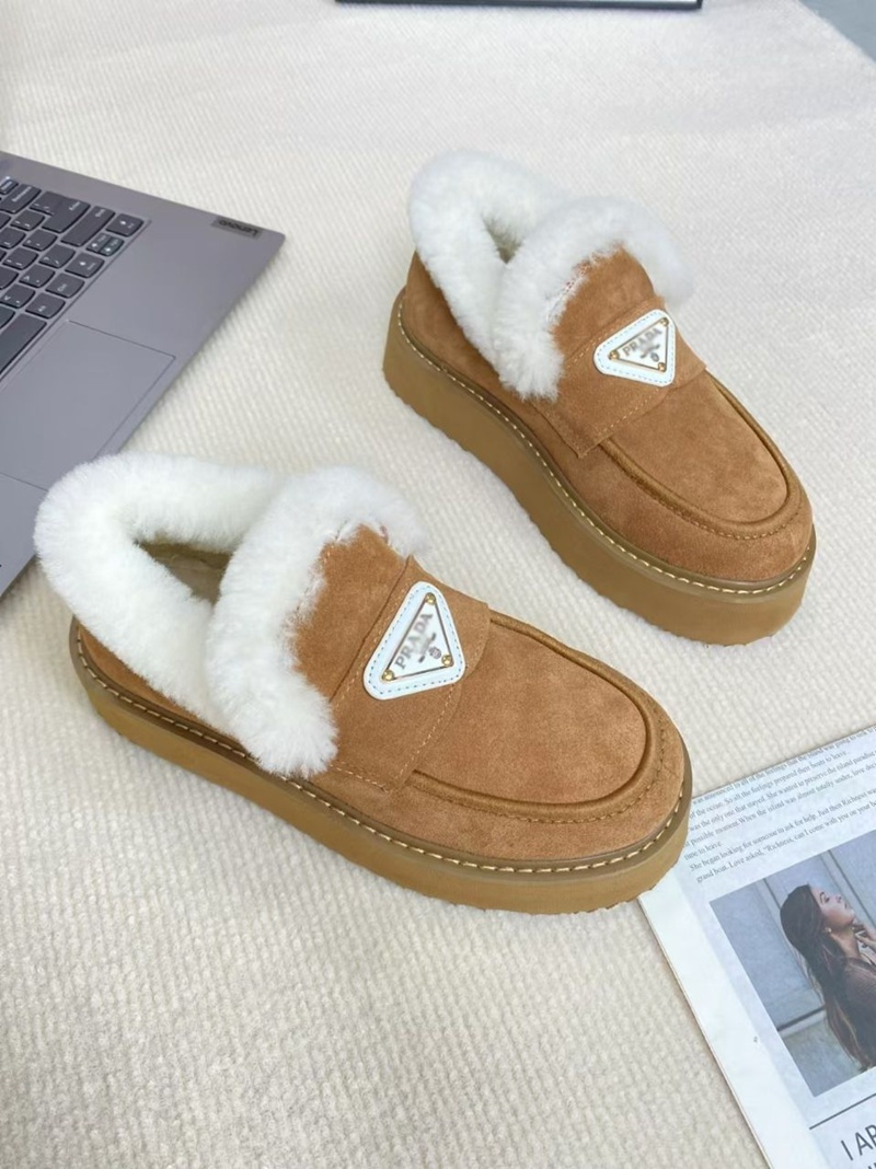 Prada ファーローファー