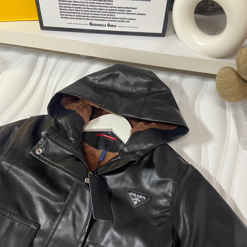 ブランドPradaキッズレザーコート