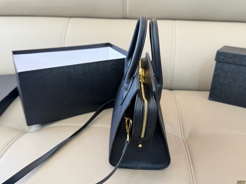 ブランド Pradaハンドバッグ