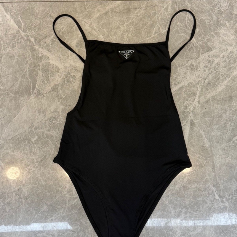 ハイブランドPrada 女性用水着