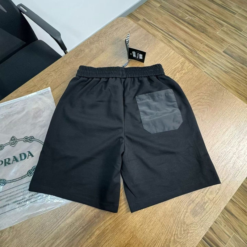 Pradaハーフパンツメンズ