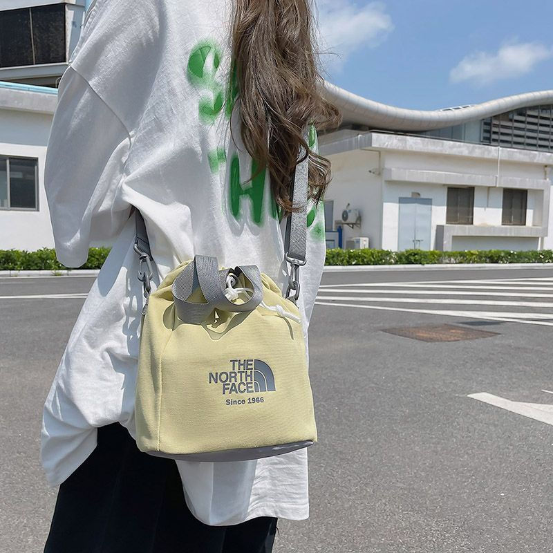 ザノースフェイスバケットバッグ鞄