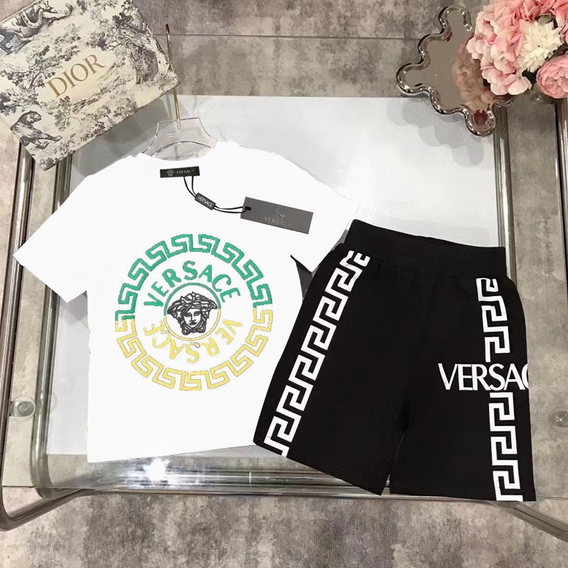 ハイブランドVersaceキッズ半袖tシャツ