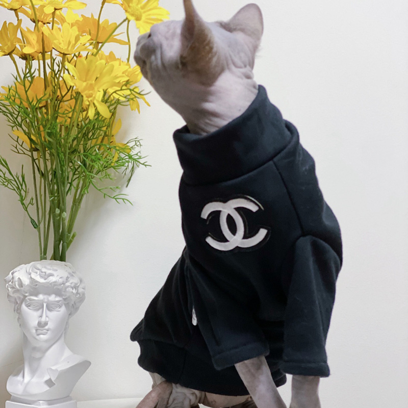 chanel 猫のワンピース 無毛猫 チョッキスカート 黒色tシャツ ココマーク