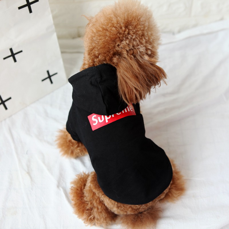  シュプリーム 犬用スウェットシャツ 裏起毛 暖かい フード付き 刺繍ロゴ入れ