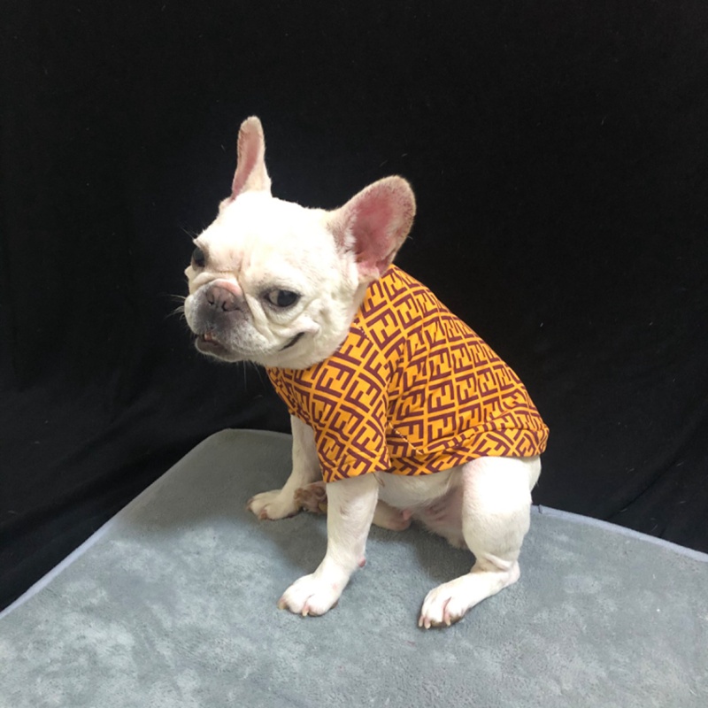 FENDI ブランド 犬の用品 犬の服 フェンディ 